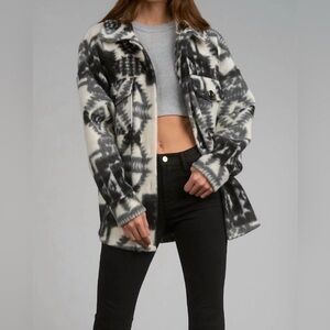 NWT Elan Aztec Print Jacket with gunmetal buttons super oversized I’m a med fits